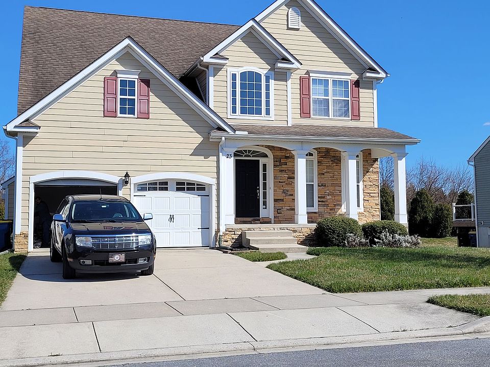 1st image of 23 Nicholas Dr
