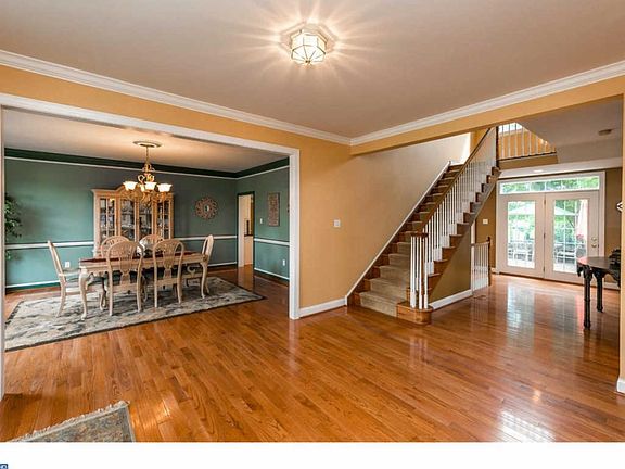 3rd image of 81 Landmark Cir
