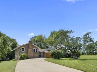 1426 McCoy Dr, Edwardsville, IL 62025