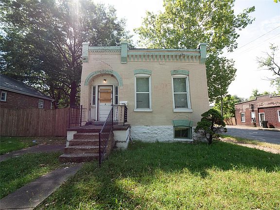 4th image of 7426 S Grand Ave