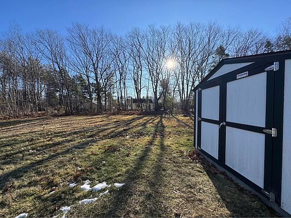 3rd image of 106 Burnell Dr #B