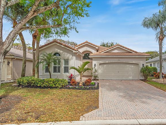 2nd image of 7585 Las Cruces Court