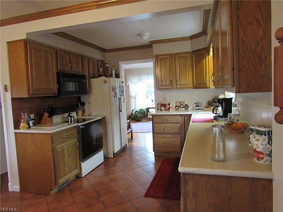 5th image of 2418 Phelps Ave