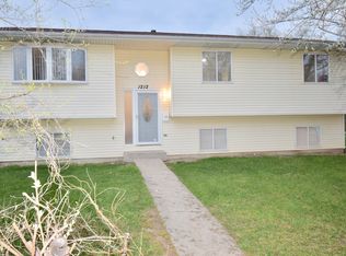 1212 Argonne Dr, North Chicago, IL 60064