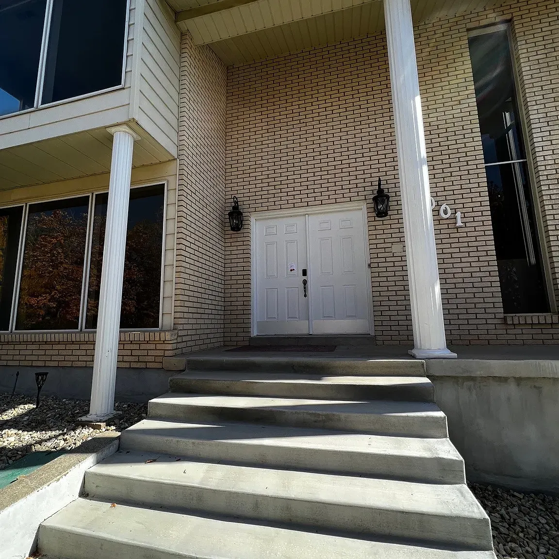 5 bed, 3068 sqft, $700 — Photo 2
