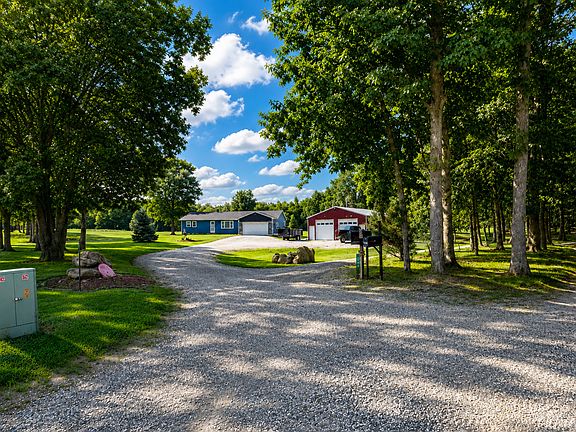 3rd image of 2325 County Road 975 E