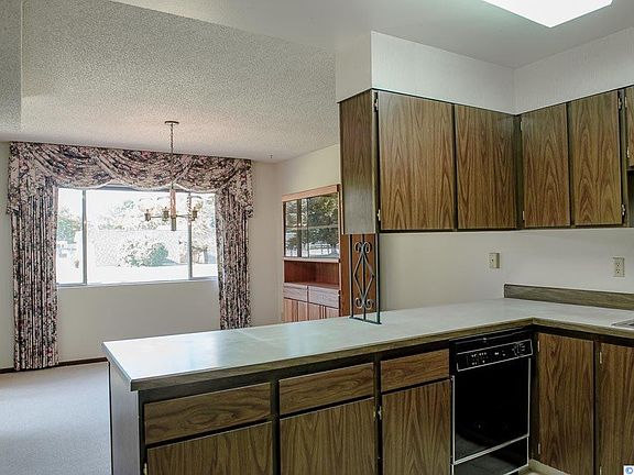 4th image of 2912 W Hood Ave Unit B102