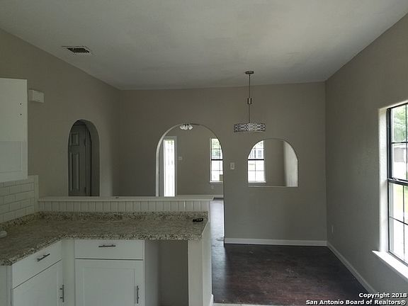 4th image of 115 Drury Ln