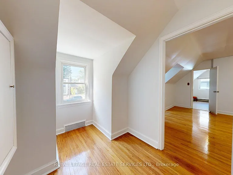 31 Burnhamthorpe Park Blvd — Photo 21
