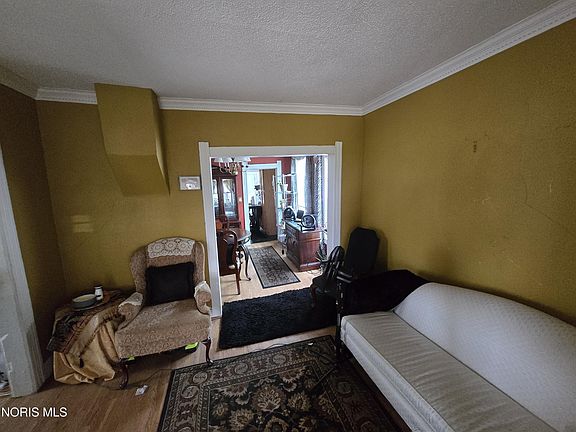 4th image of 1274 Campbell St