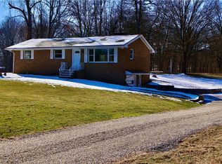 2970 Schotten Rd, Hubbard, OH 44425