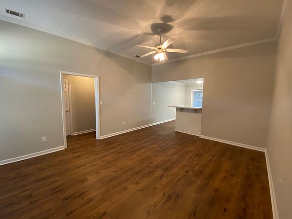 3rd image of 531 Cedar Rock Dr