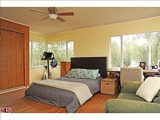 5th image of 431 Denslow Ave