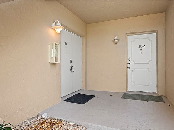 5th image of 3209 S Lakeview Cir #8101