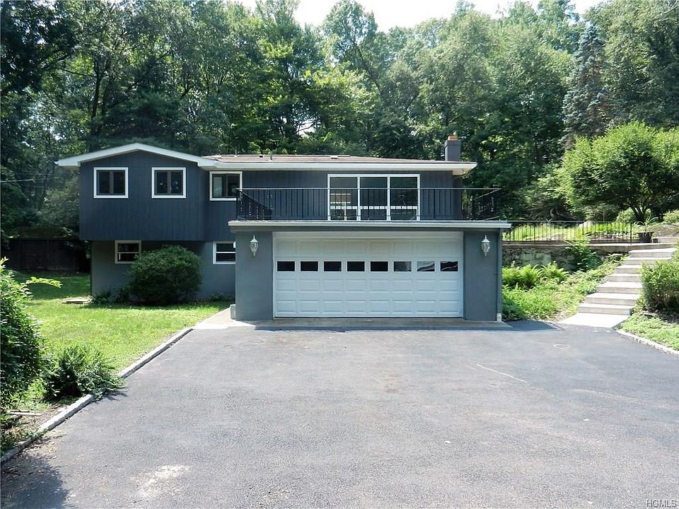 1st image of 16 Boulder Dr