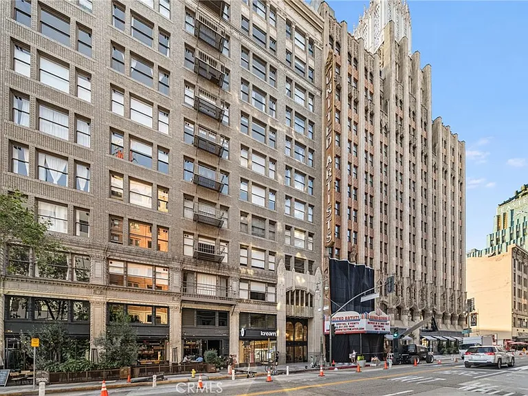 939 S Broadway #1001 — Photo 23