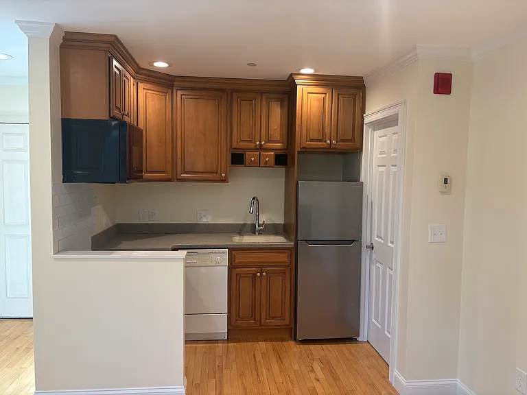 147 State St #4 — Photo 10