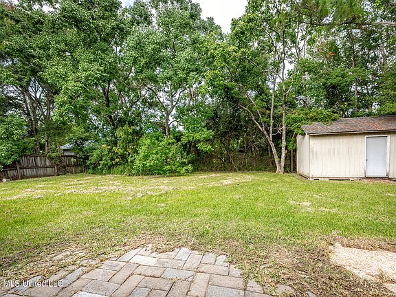 5th image of 2840 Garden Dale Ave