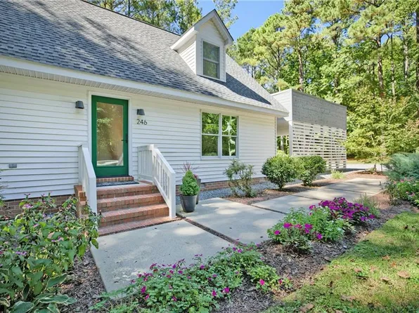 246 Laurel Farms Ln, Urbanna, VA 23175