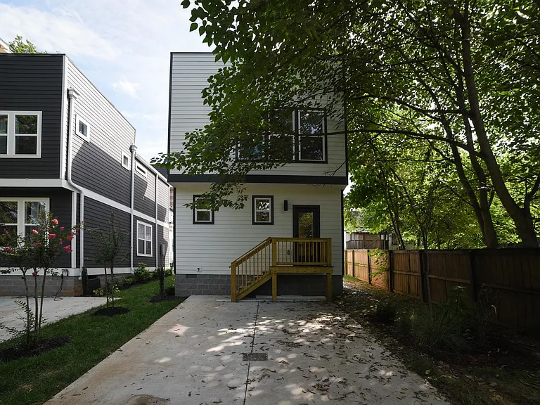 622B Benton Ave — Photo 13