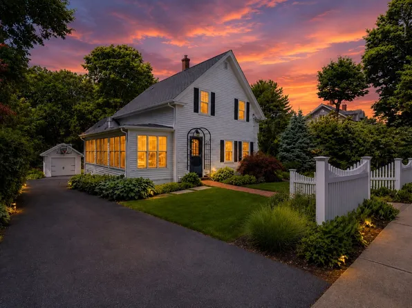 107 Summer St, Franklin, MA 02038
