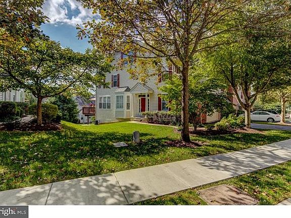 2nd image of 225 Cherry Ln