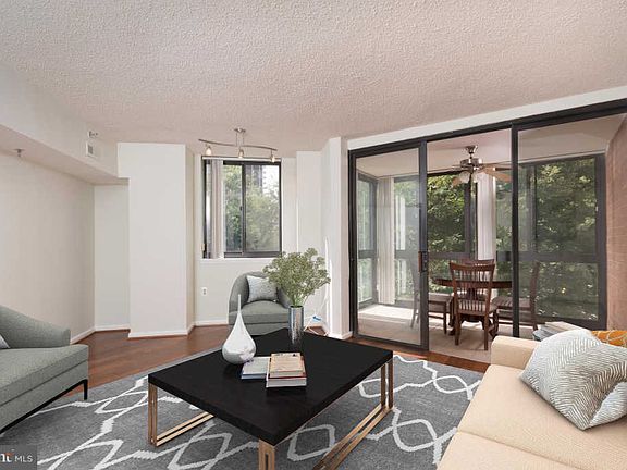 4th image of 1001 N Randolph St APT 303