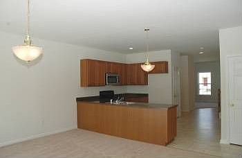 3rd image of 8 Brighton Ct