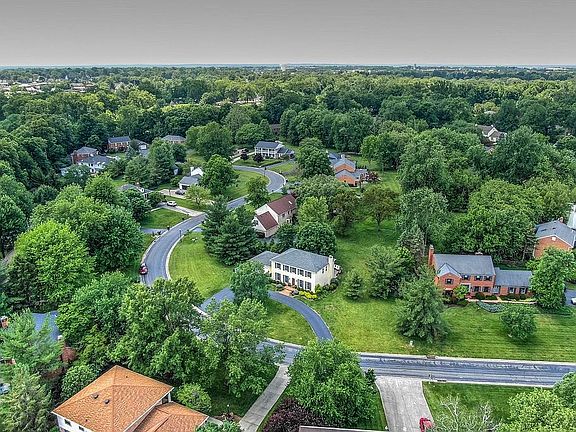 4th image of 10046 Wimbledon Ct
