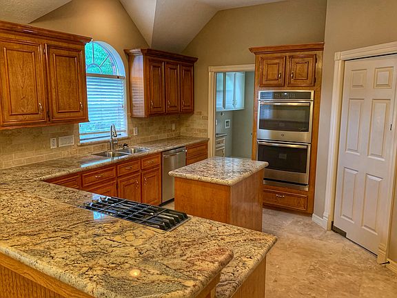 New granite and appliances