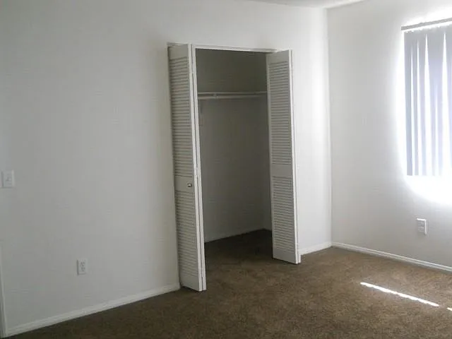 Desert View Apartments — Photo 7