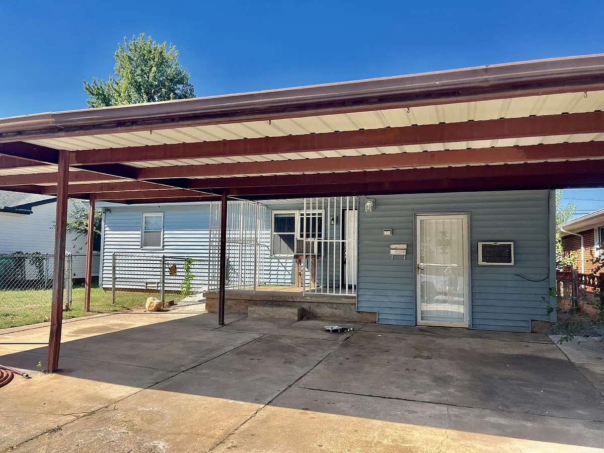 Building Photo - 6413 S Lindsay Ave
