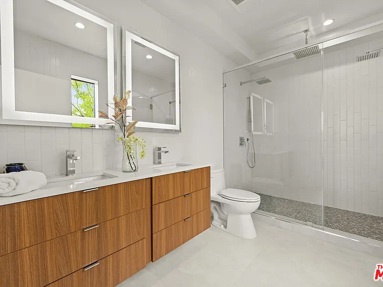 1221 N Detroit St #5 — Photo 13