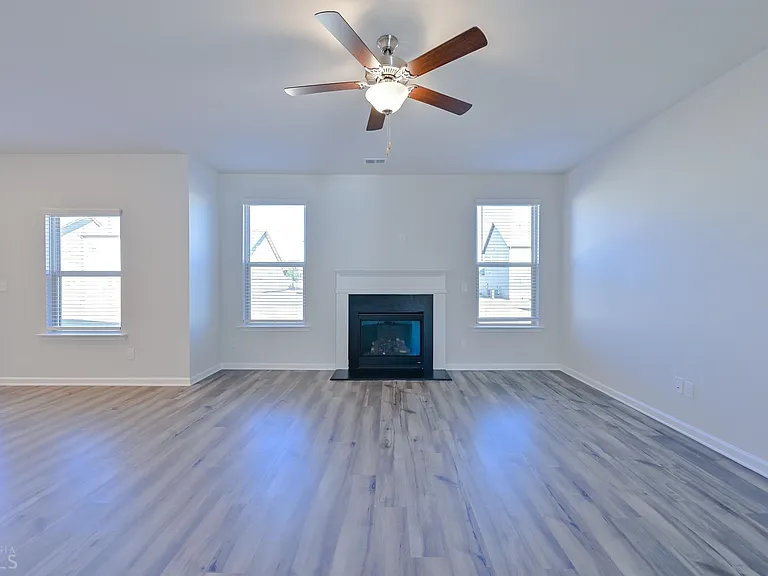 303 Eleanora Xing — Photo 14
