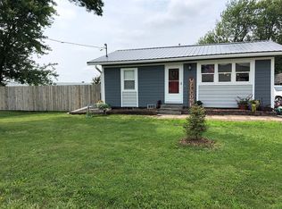 906 N 18th St, Chariton, IA 50049