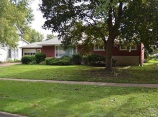 908 1st Ave E, Oskaloosa, IA 52577