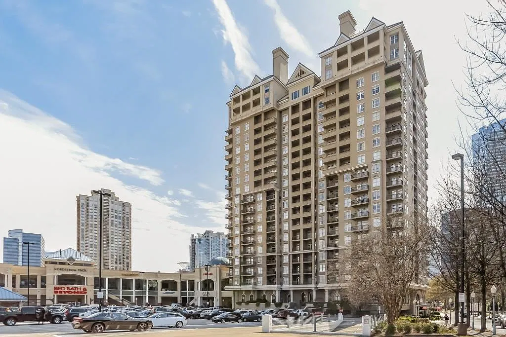 2 bed, 2.0 bath, 1386 sqft, $2,800 — Photo 1