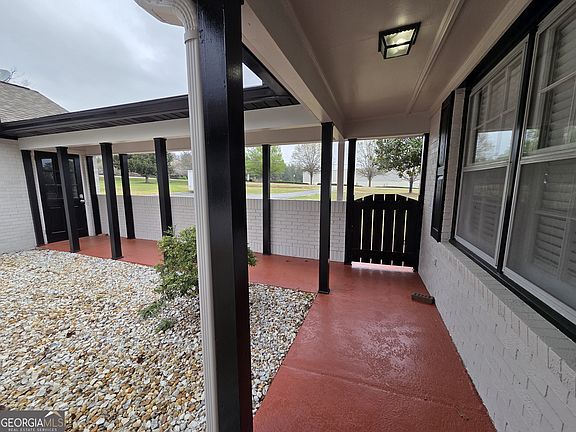 3rd image of 1012 Highway 332