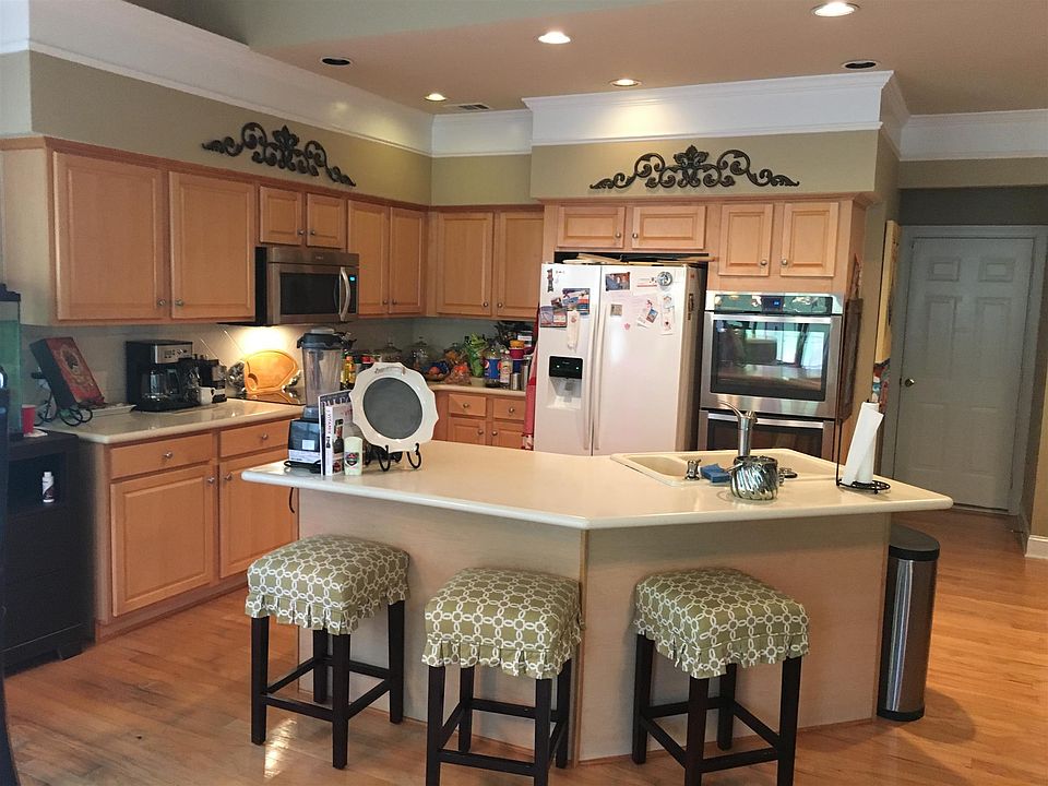 2nd image of 1529 Macaw Ct