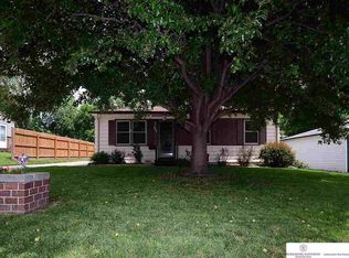 7513 Terry Dr, La Vista, NE 68128