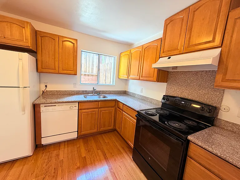111B Ascot Ct — Photo 7