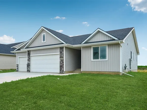 1475 Cedar St, Waukee, IA 50263