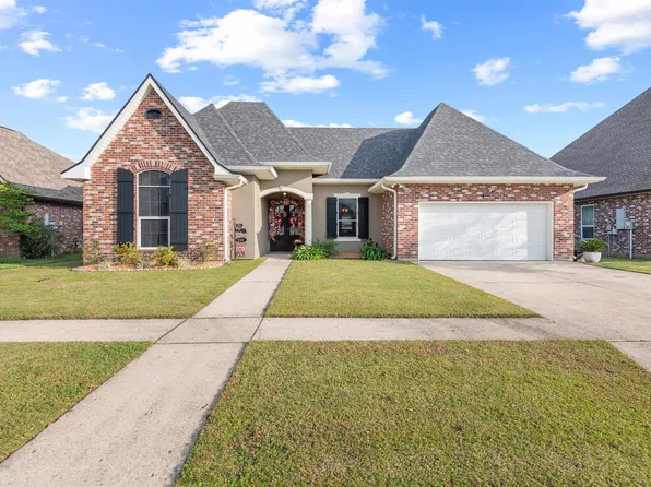 235 Ravensaide Dr, Houma, LA 70360