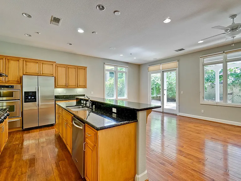 4220 Wilkie Way — Photo 4