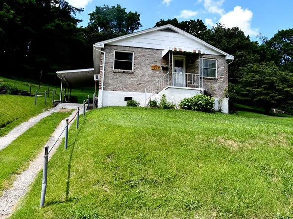 1912 Virginia Ave, Bluefield, VA 24605
