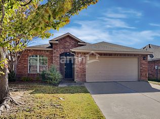 15500 Yarberry Dr, Roanoke, TX 76262