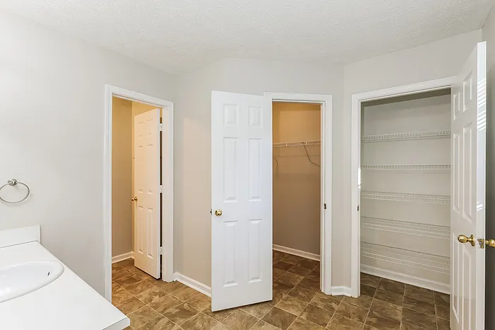 195 Wynnmeade Pkwy — Photo 11