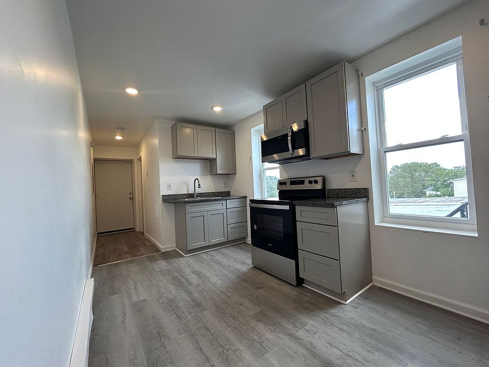 1st image of 289 E Fairview St #5