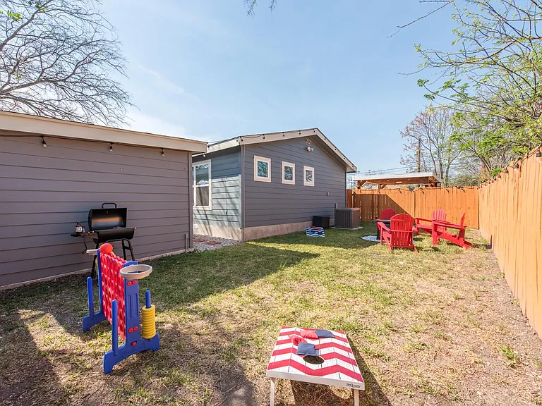 708 S Olive St — Photo 23