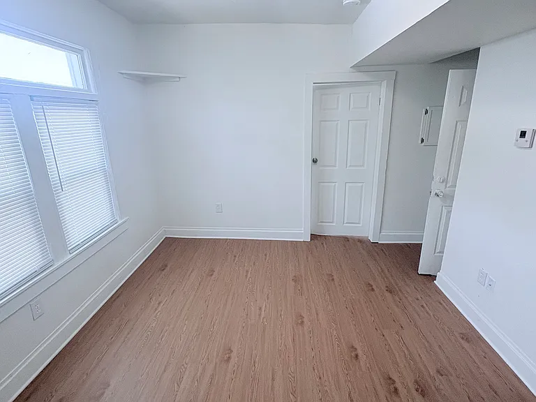 82 Malden St #2R — Photo 13